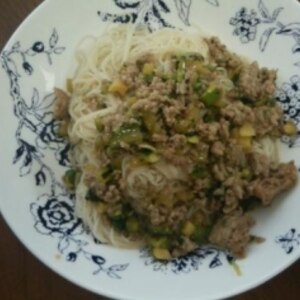 素麺の肉味噌あんかけ